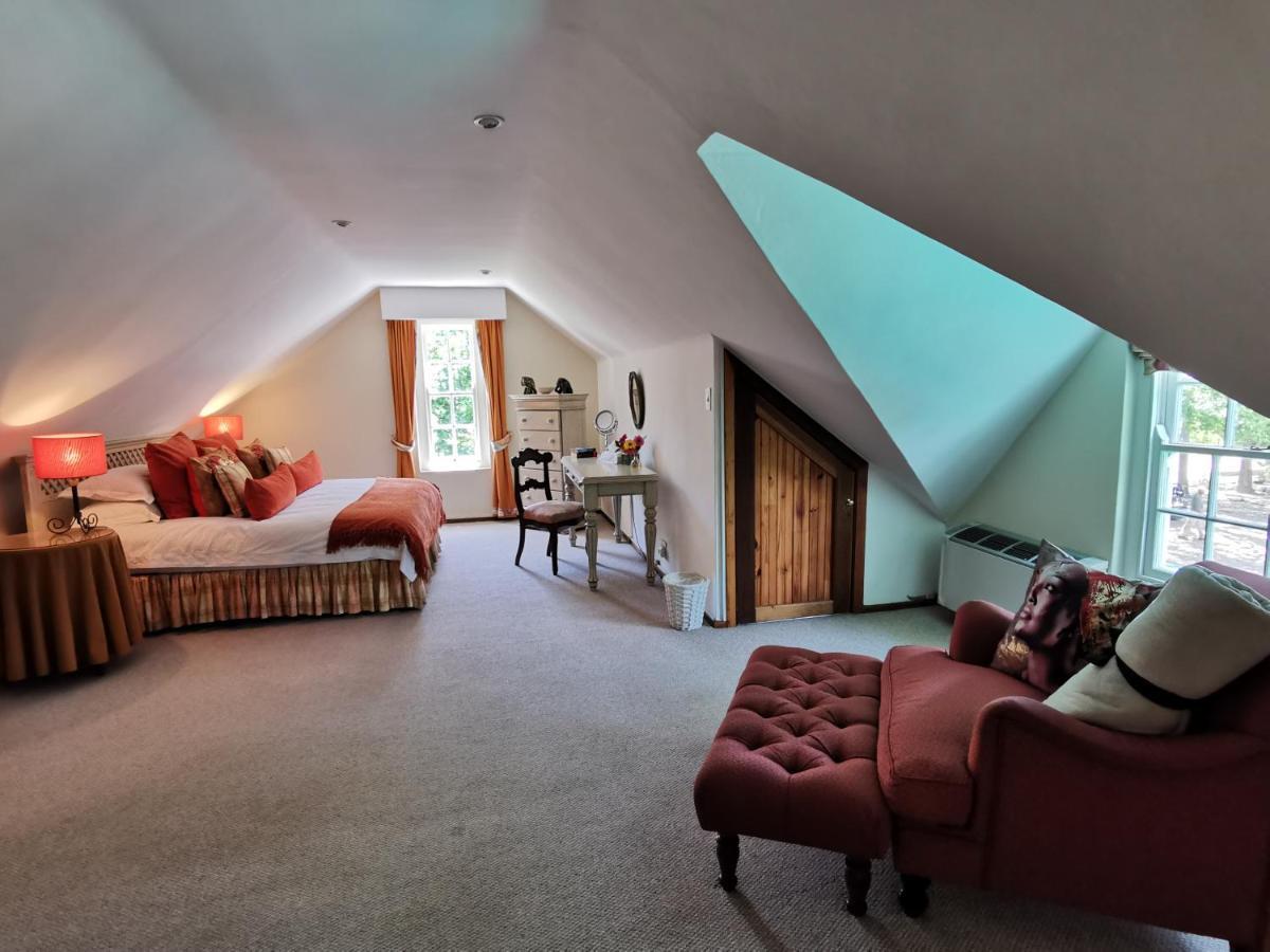 Le Manoir De Brendel Bed & Breakfast 5*
